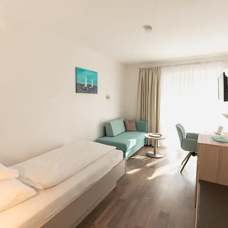 Christine Hotel